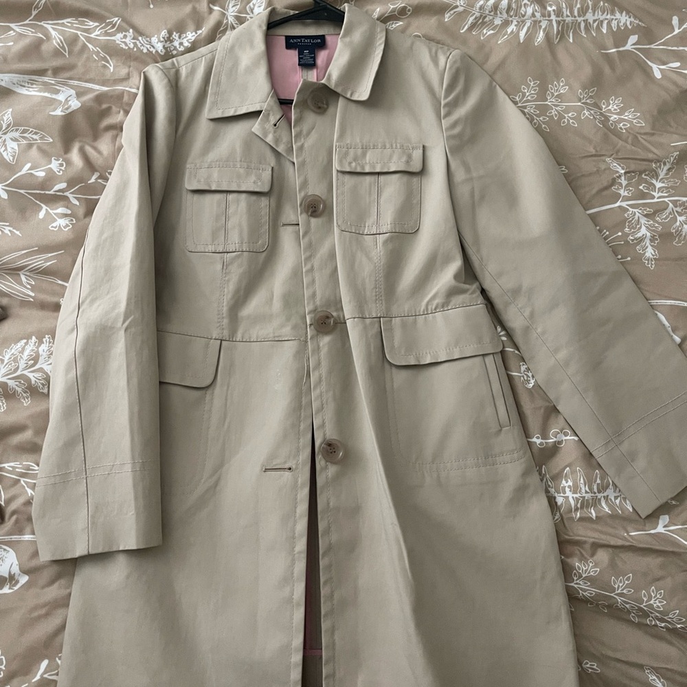 Like NEW-Ann Taylor Petite size Medium Trench coat